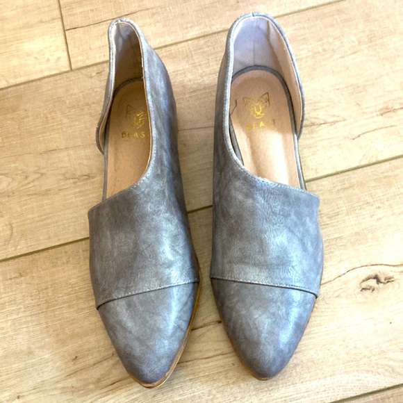 BEAST FASHION Shoes Beast Fashion Gray Free People Knock Off Shoes